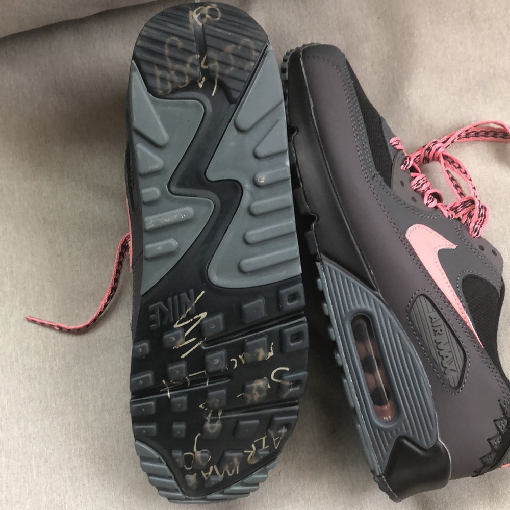 Nike Max - Picture 2 of 2